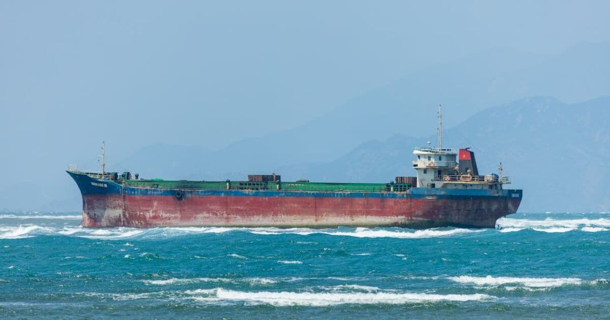 Ормуз открыт: нефть падает на 10%, S&P 500 достигает новых максимумов