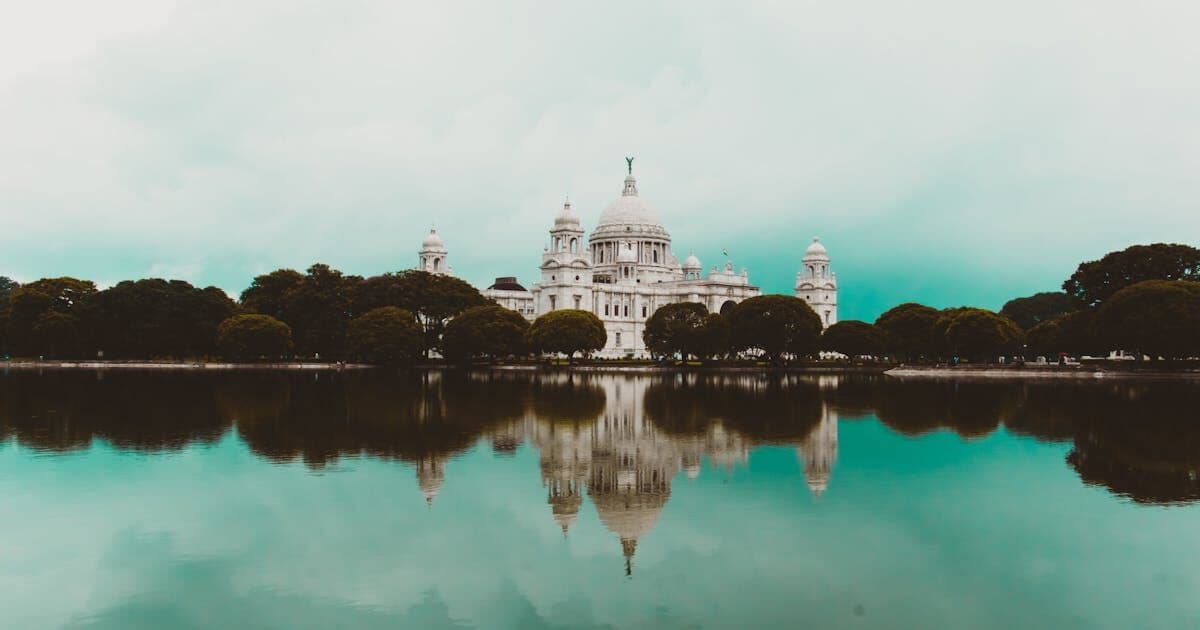 Sensex ที่ 78K: RBI คงอัตราที่ 5.25% ขณะน้ำมันถูกลงหนุน Rally อินเดีย